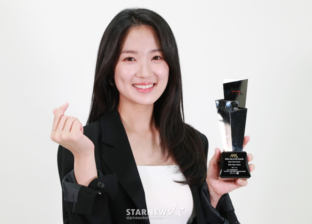 김혜윤 'AAA 2025' 인기상 女배우 투표 1위 질주..'D-1' 마지막까지 뜨겁다