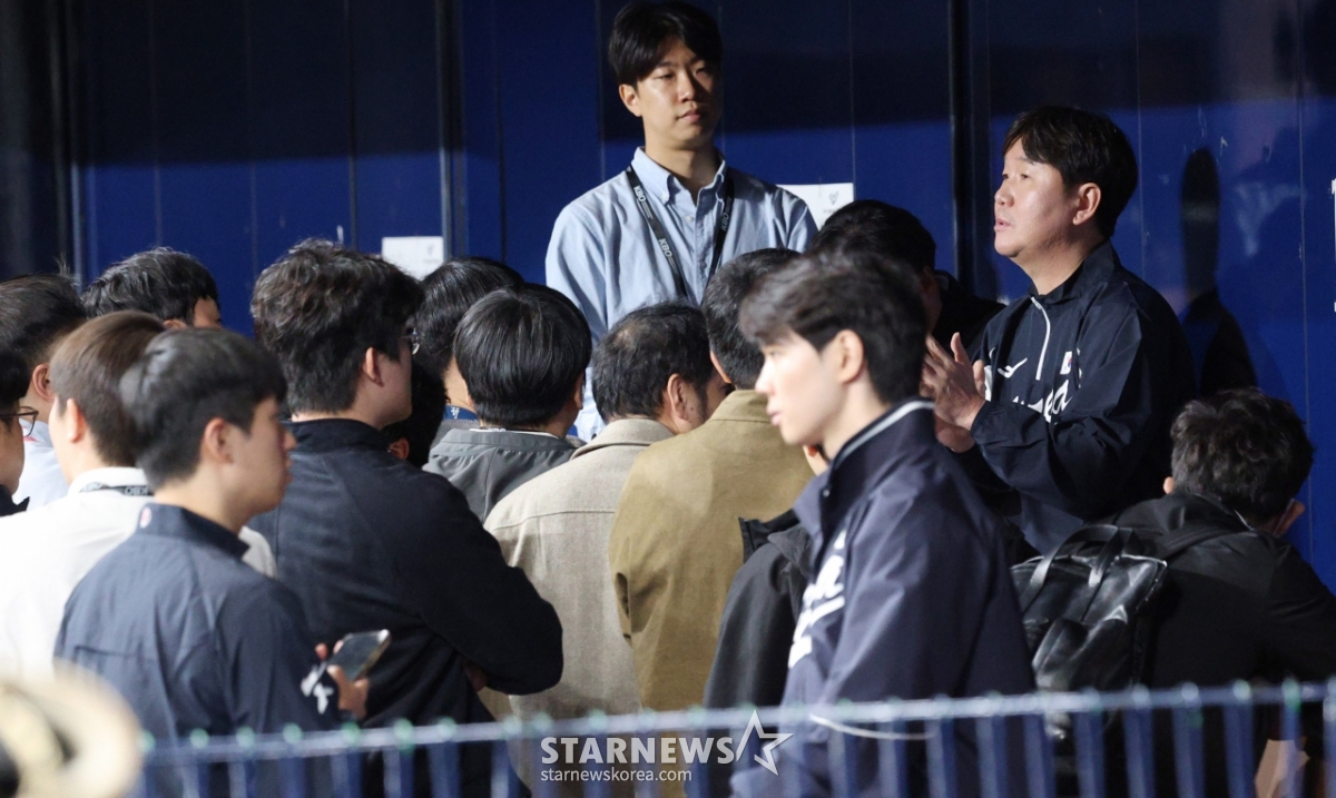 [포토] 유지현 감독 '완전체 보니 든든'