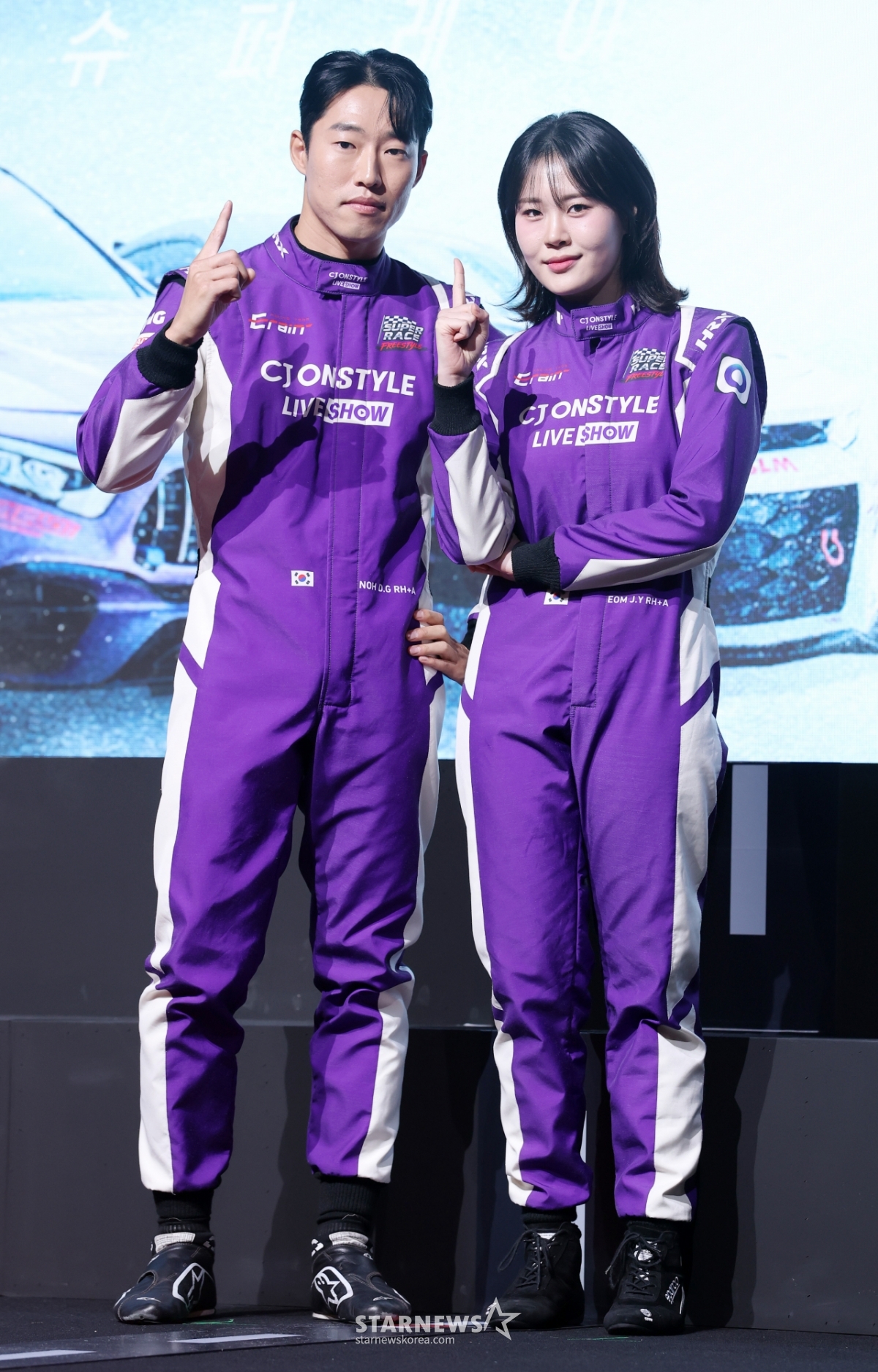 노동기-엄지윤, 레이싱 남매 케미 팀 온스타일 라이브쇼[★포토]