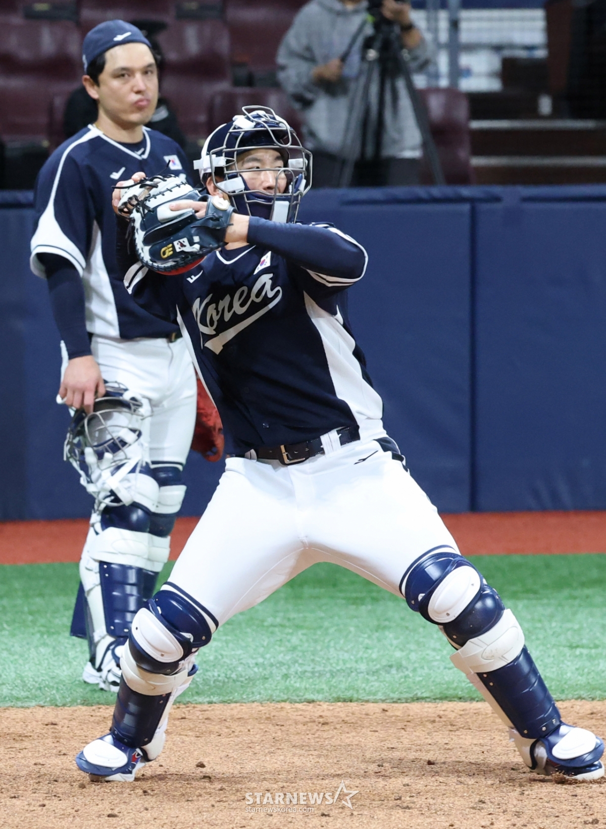 [포토] 최재훈 지켜보는 박동원