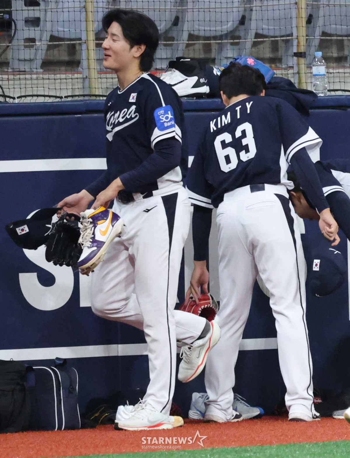 [포토] 곽빈 '선발은 조기 퇴근'