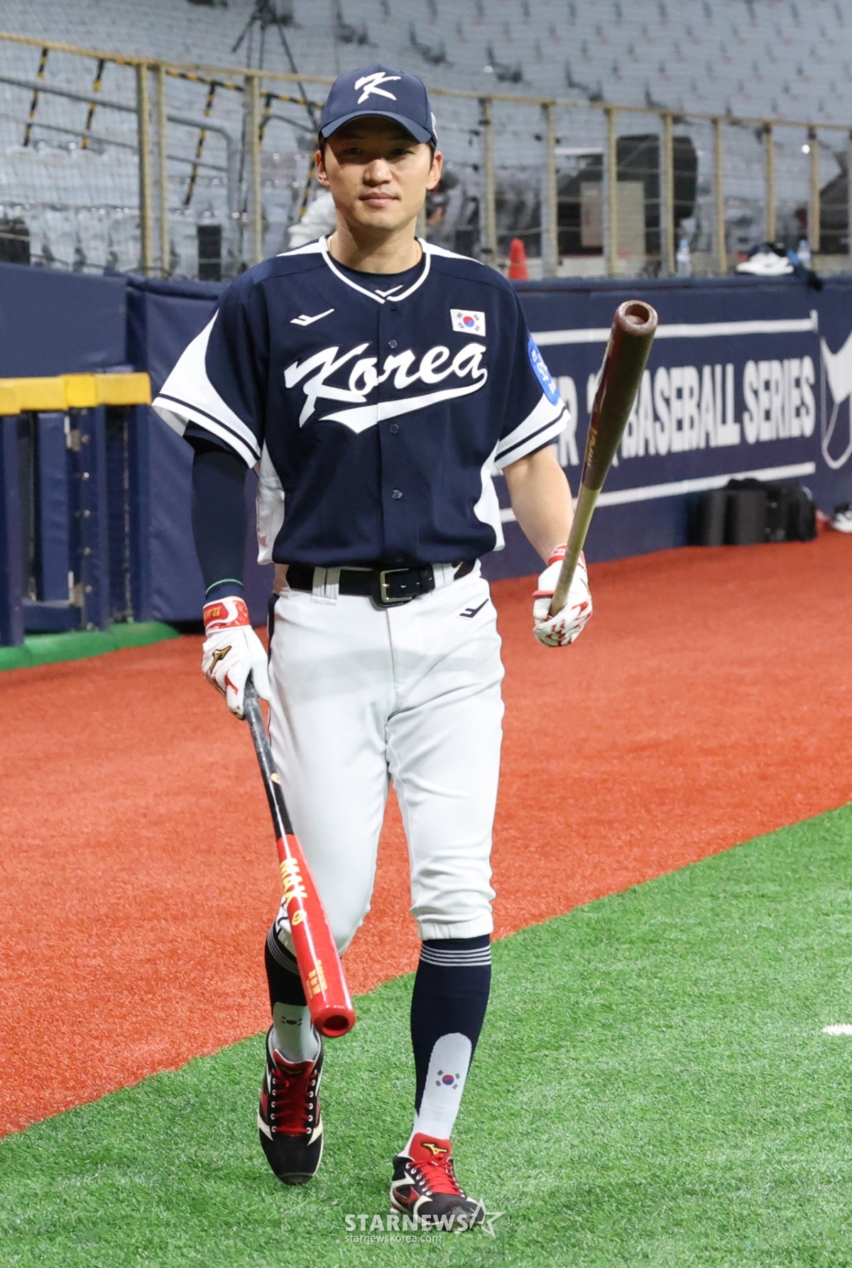 [포토] 박해민 '캡틴은 쌍권총'