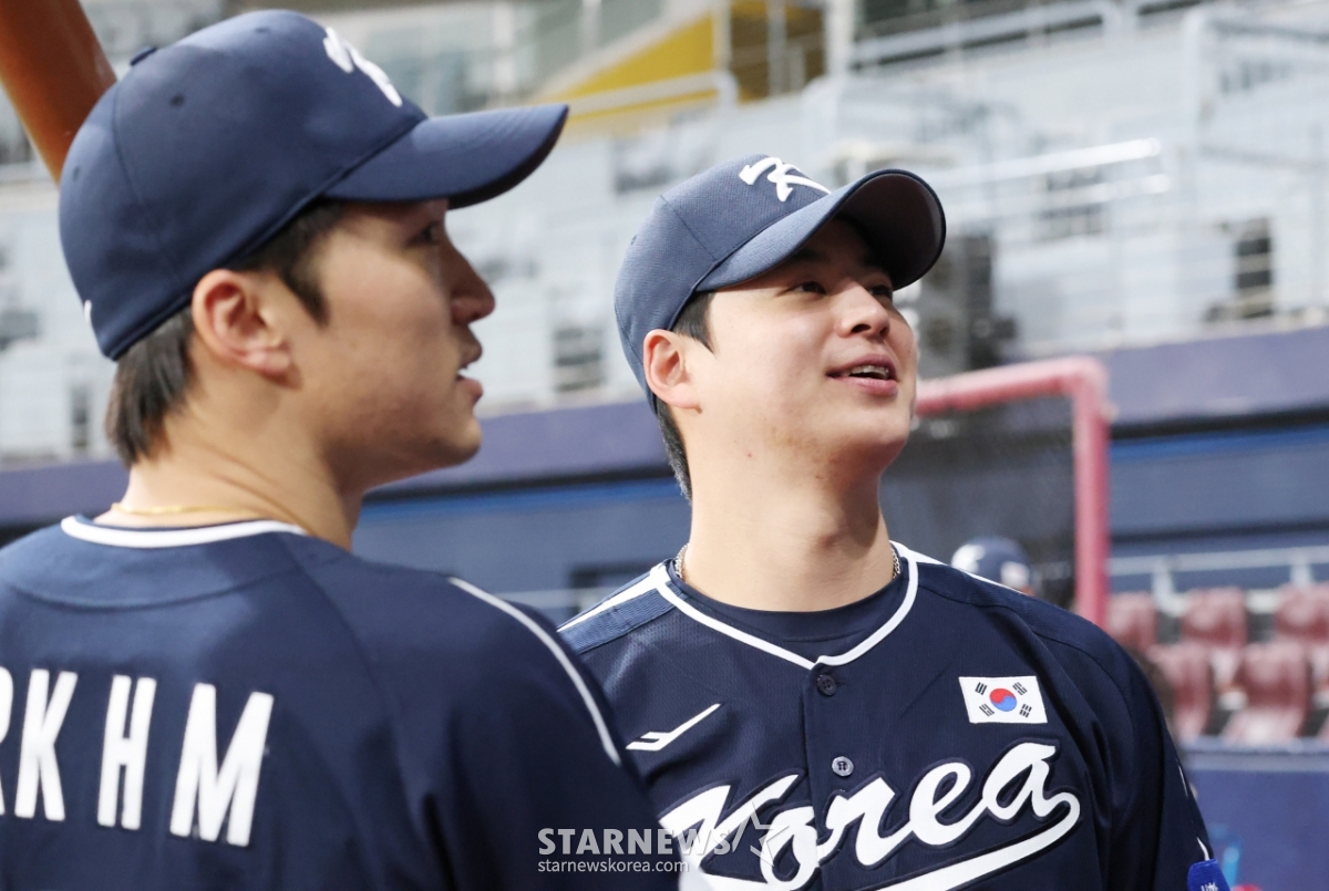 [포토] 박해민-노시환 '우리 원래 친해요'