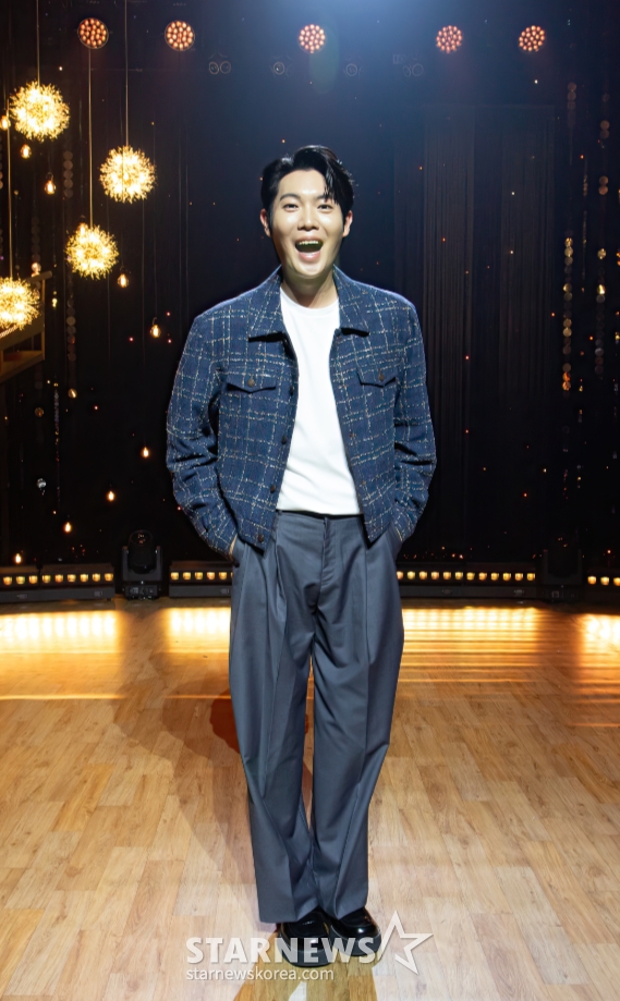 손태진 '포즈는 여유롭게'[★포토]