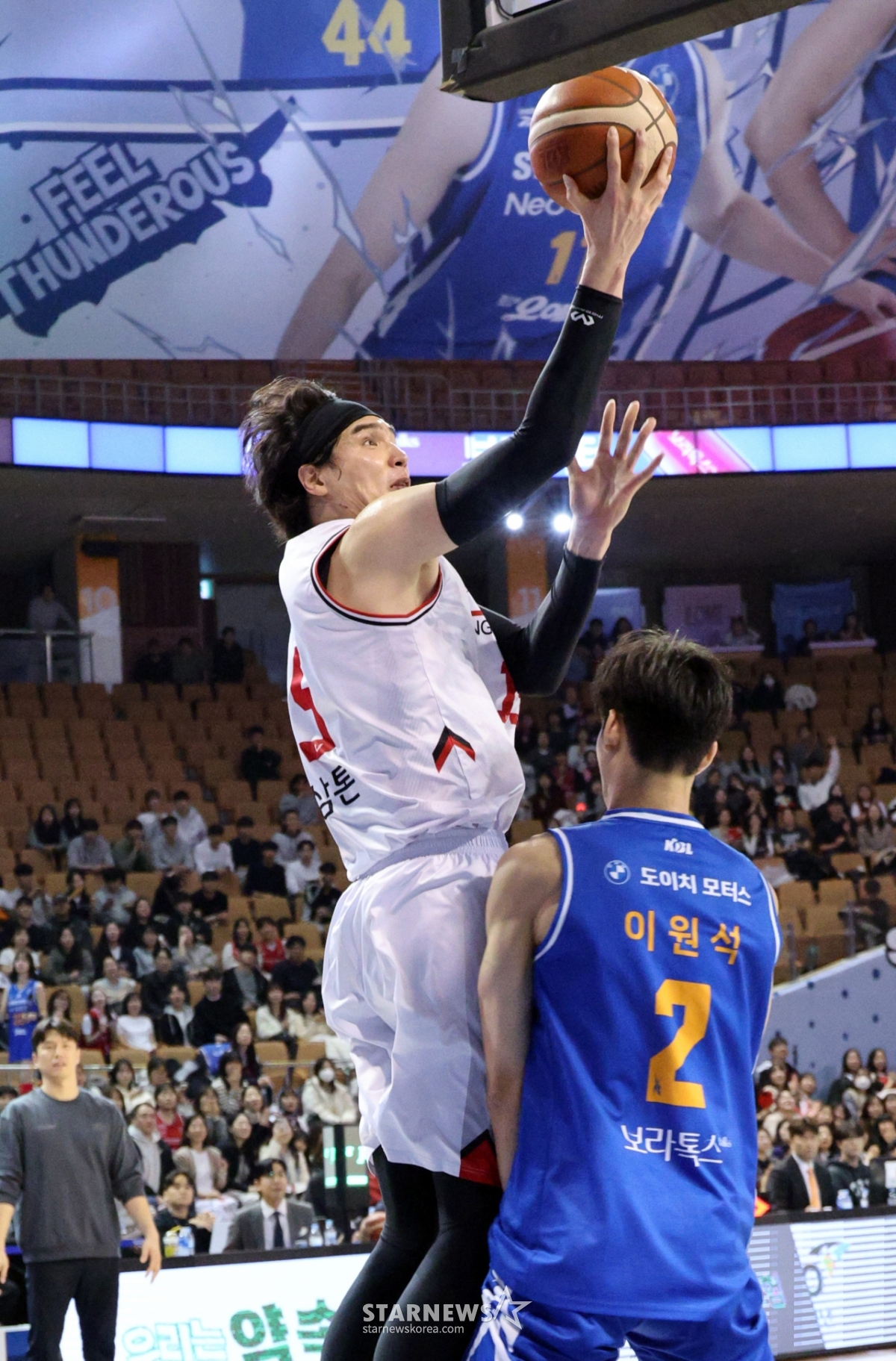 [포토]'골밑슛' 김종규