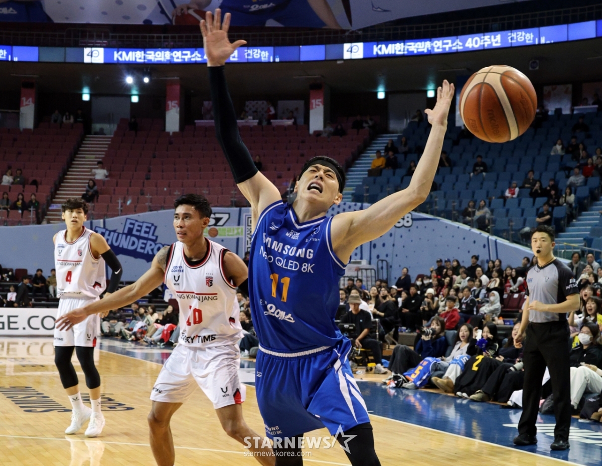 [포토]볼놓치는 이관희