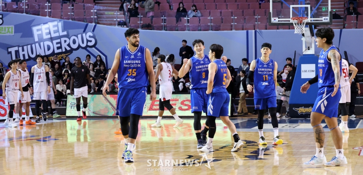 [포토]'정관장 잡았다' 승리자축 삼성썬더스