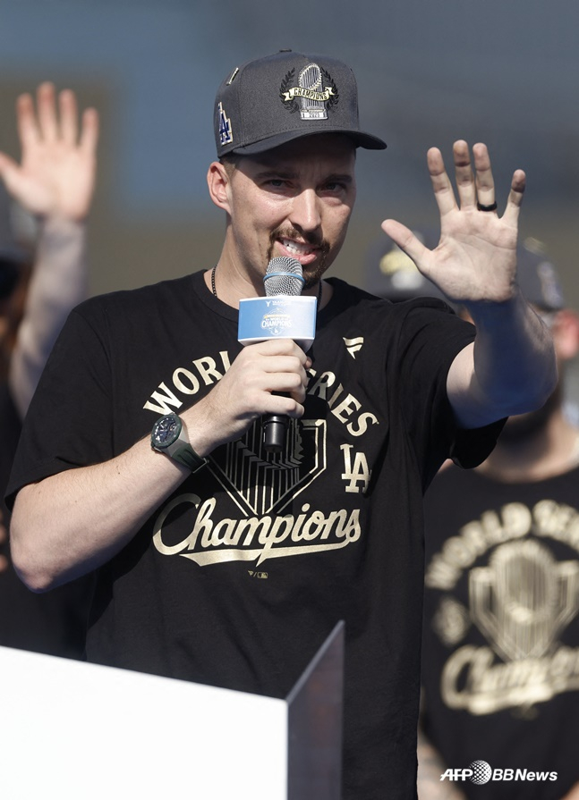 '66시간째 잠 못 자고 있다고?' LAD 우승이 얼마나 좋았으면, 3일 뜬눈으로 지샌 투수가 있다