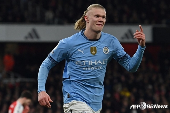 당신이 메시·호날두급인가요? 겸손한 홀란 "아무도 그들과 가까이 설 수 없다... 난 한참 멀었어"