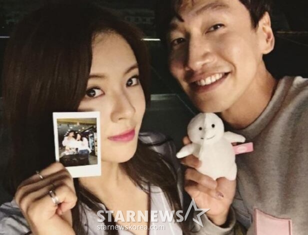 왼쪽부터 이선빈, 이광수