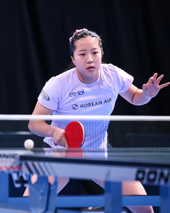 '압도적' 신유빈, WTT 챔피언스 3-0 대승→손쉽게 8강 진출... 연속 4강 도전