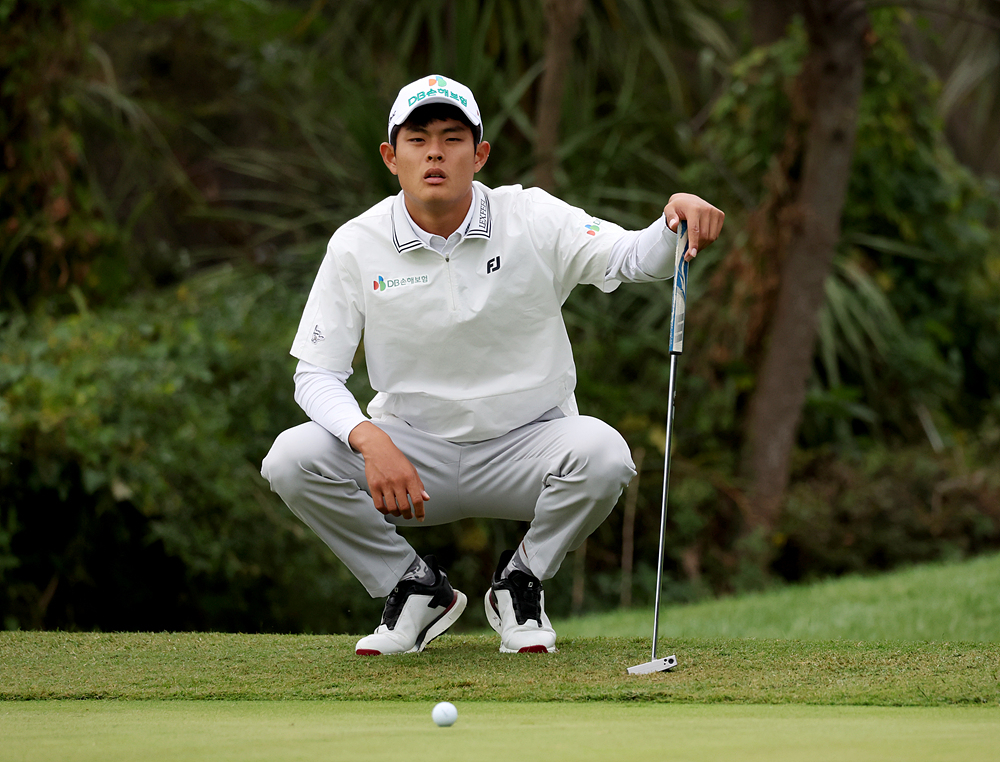 "우승 집착 독 됐다" 마음 다잡은 장희민... 시즌 최종전 불꽃 튀는 선두 경쟁 [서귀포 현장]