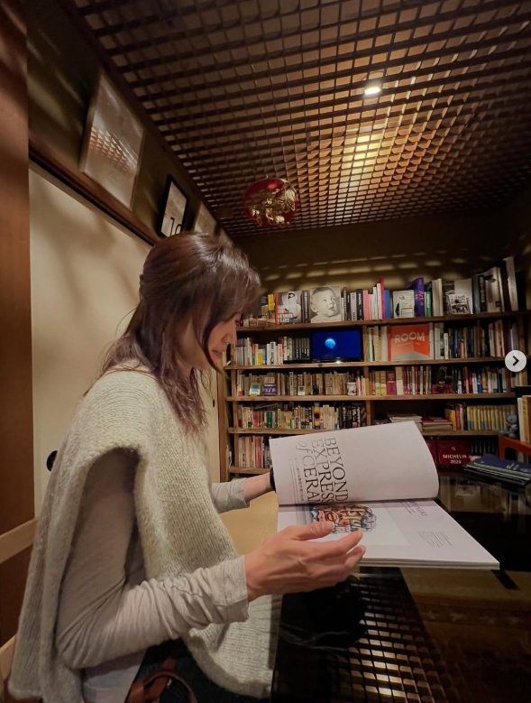 '케빈오♥' 공효진, '임신설 부인' 후..넉넉한 니트 입고 日 힐링여행