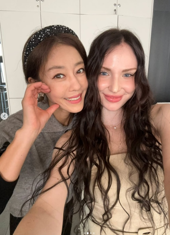 '미용사 변신' 이지현, 졸업작품 찍었다.."S-웨이브로 히피 무드"