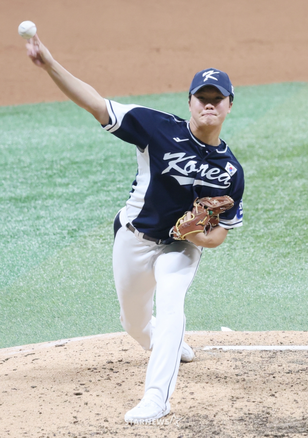 [포토] 정우주 '꽁꽁 틀어 막으리'