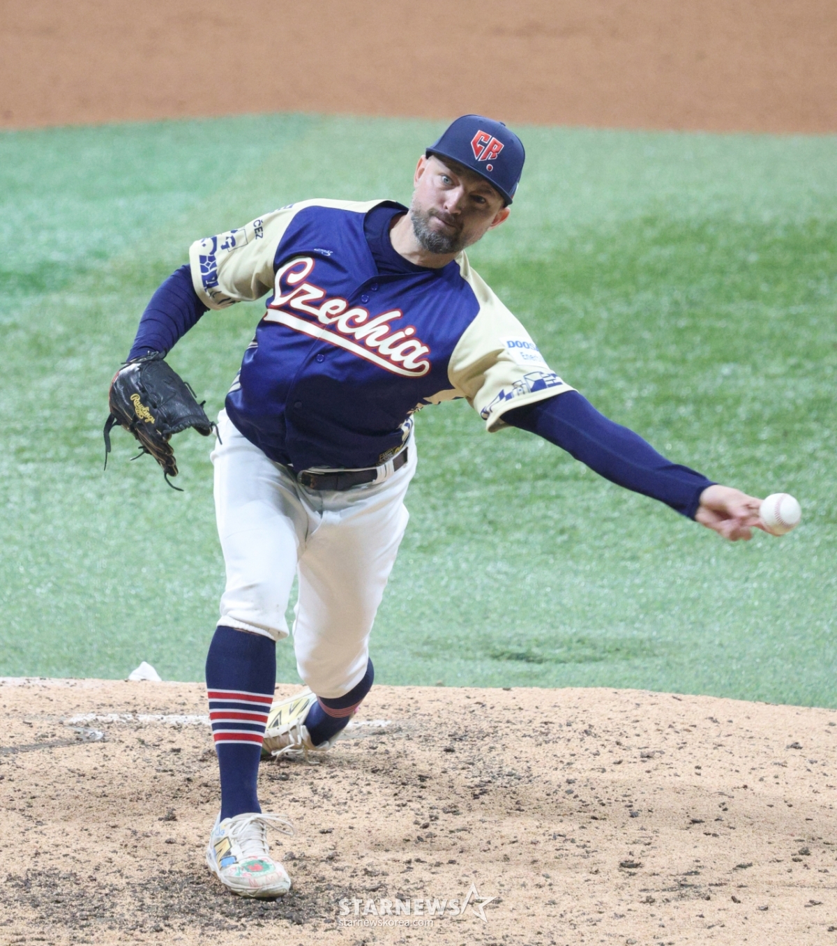 [포토] 두펙 '왼쪽 옆구리, 당황하셨어요?'