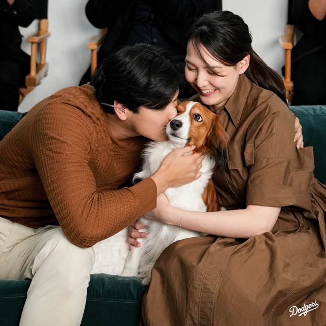 "오타니, 부인 아닌 애완견에게만 키스→수상해" 美 매체 황당 지적