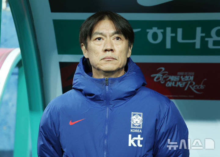 오토 아도 감독 현장 모습