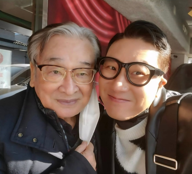 "이혼해서 죄송"..이상민, '초혼 결혼식 주례' 故이순재 추모 [스타이슈]