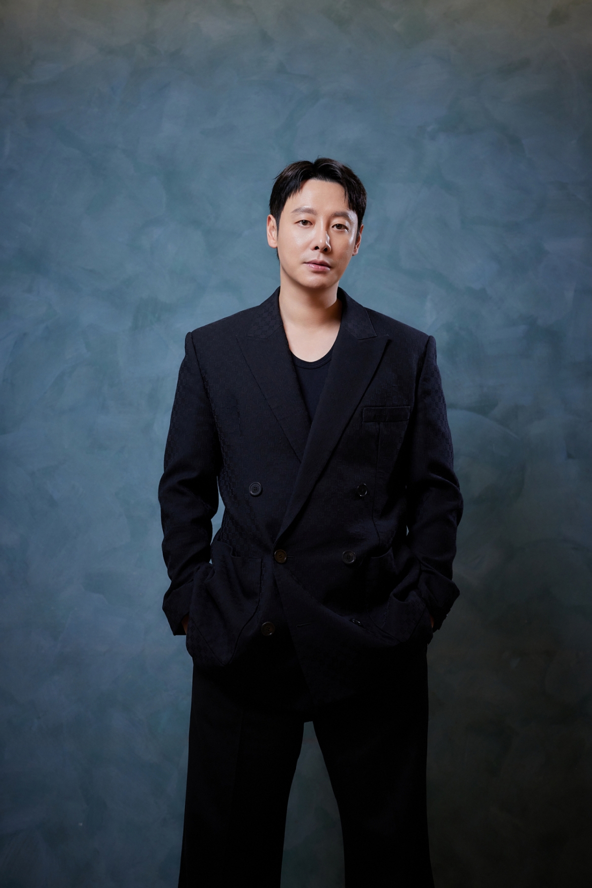 '윗집 사람들' 김동욱 "감독 하정우, 연기하다 '컷!'..낯설었죠"[인터뷰①]