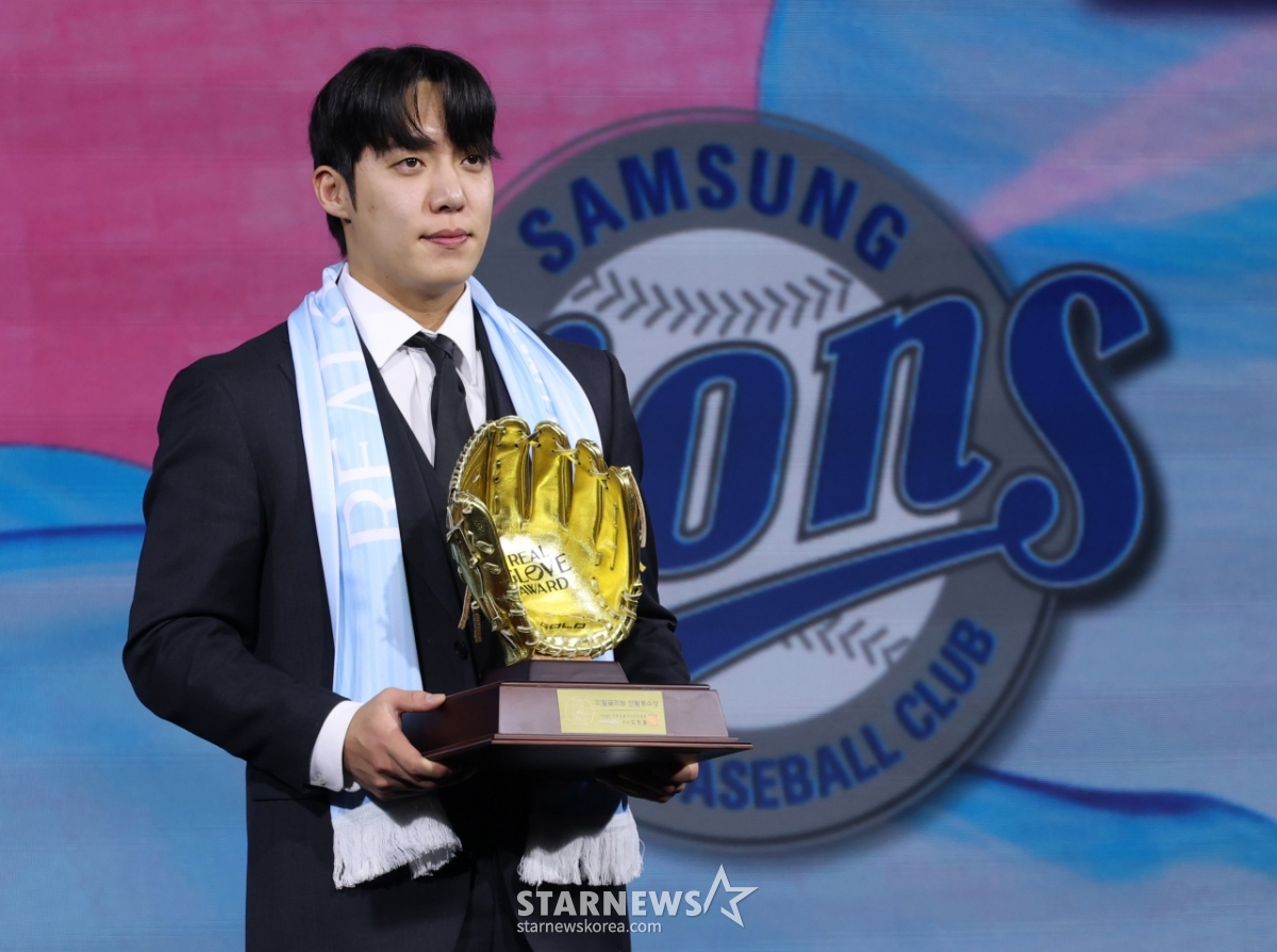 [포토] 원태인 '눈빛에서 푸른 광선'