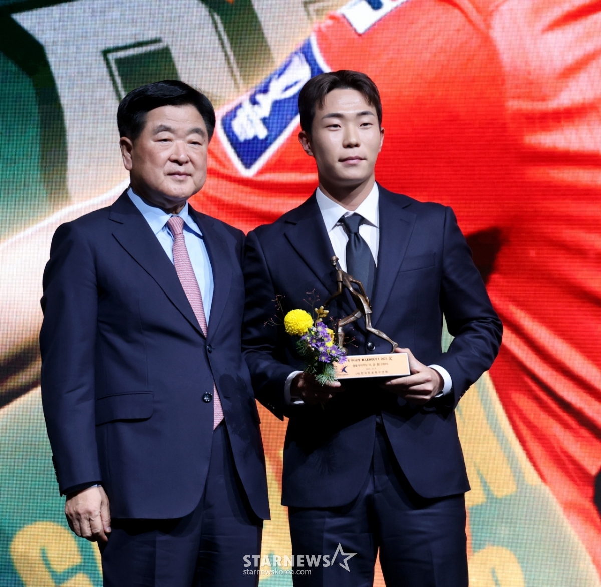[포토] 'K리그 대상시상식' K리그1 영플레이어상 이승원