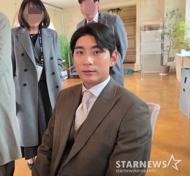 "(문)현빈이가 달았으면" 韓 국대 51번 주인 바뀐다! 이정후 '통 큰 양보' 미래까지 내다봤다 "계속 같이 대표팀 뛸 수 있어서"