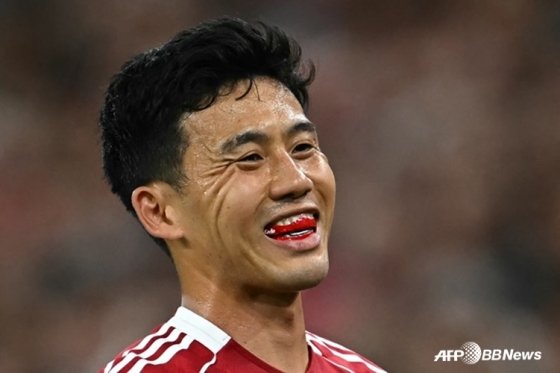 '리버풀서 만년 후보' 日 주장, 월드컵 출전 위해 떠난다... "슬롯 감독 신뢰 잃어" 선택지는 리그앙 명문