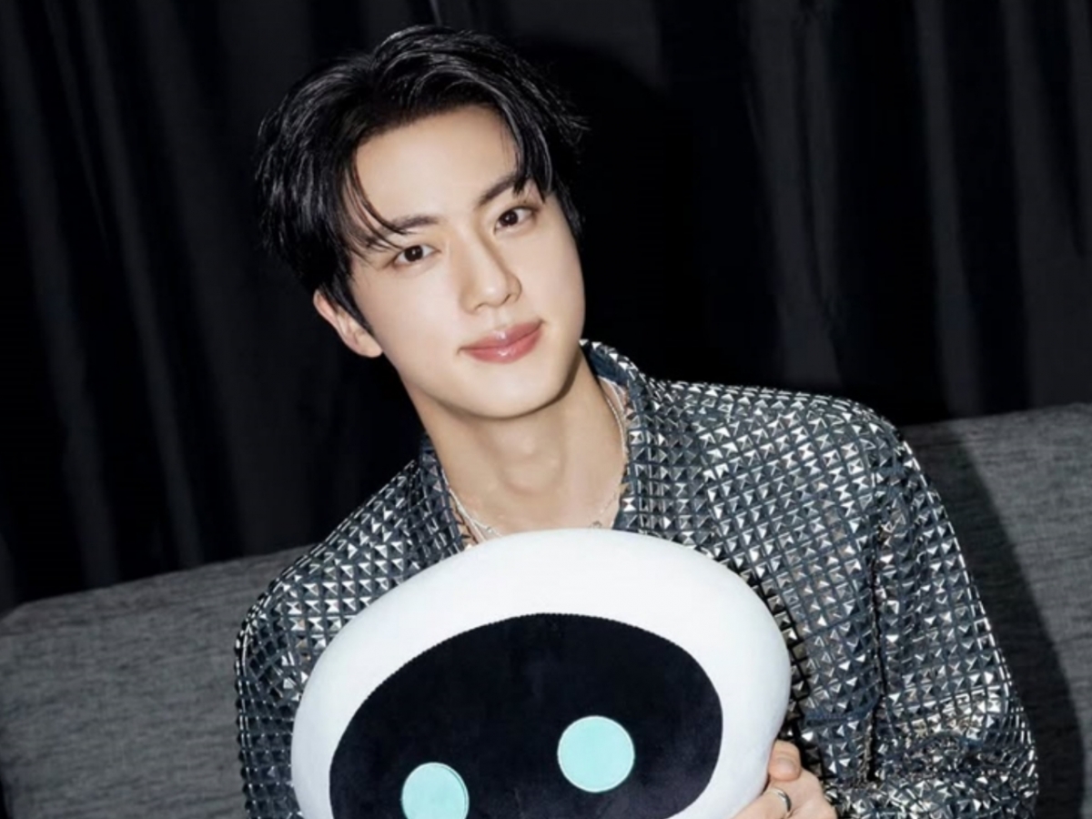 방탄소년단 진, 아이돌차트 '12월 생일 스타' 남자 부문 1위..'11월의 기부스타'도 선정