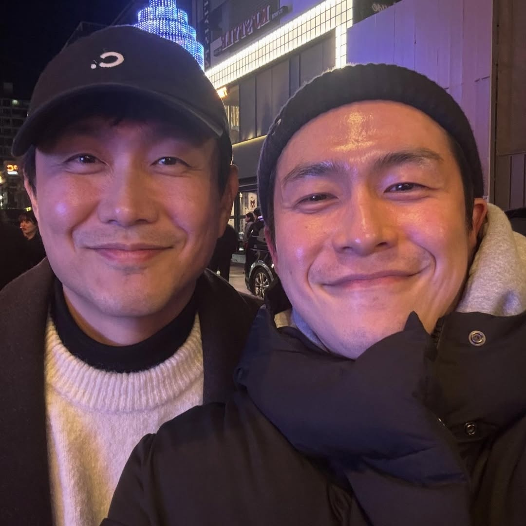 "누가 진짜 오정세야?" 쌍둥이설..난리 난 투샷