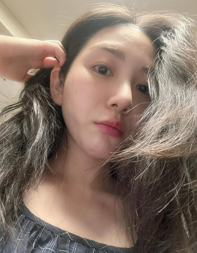 권민아, AOA 떠나 '첫 단독 팬미팅' 앞두고 사과.."악조건 만들어 죄송"