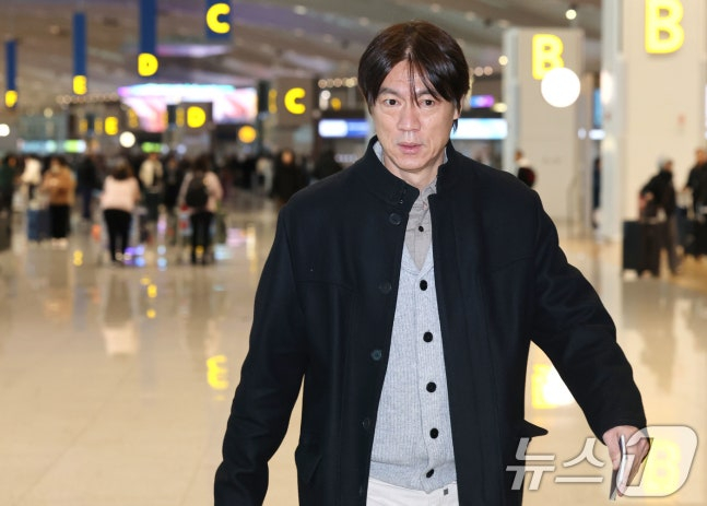 홍명보 감독 미국 출국, 운명의 월드컵 조 추첨식 참석 예정