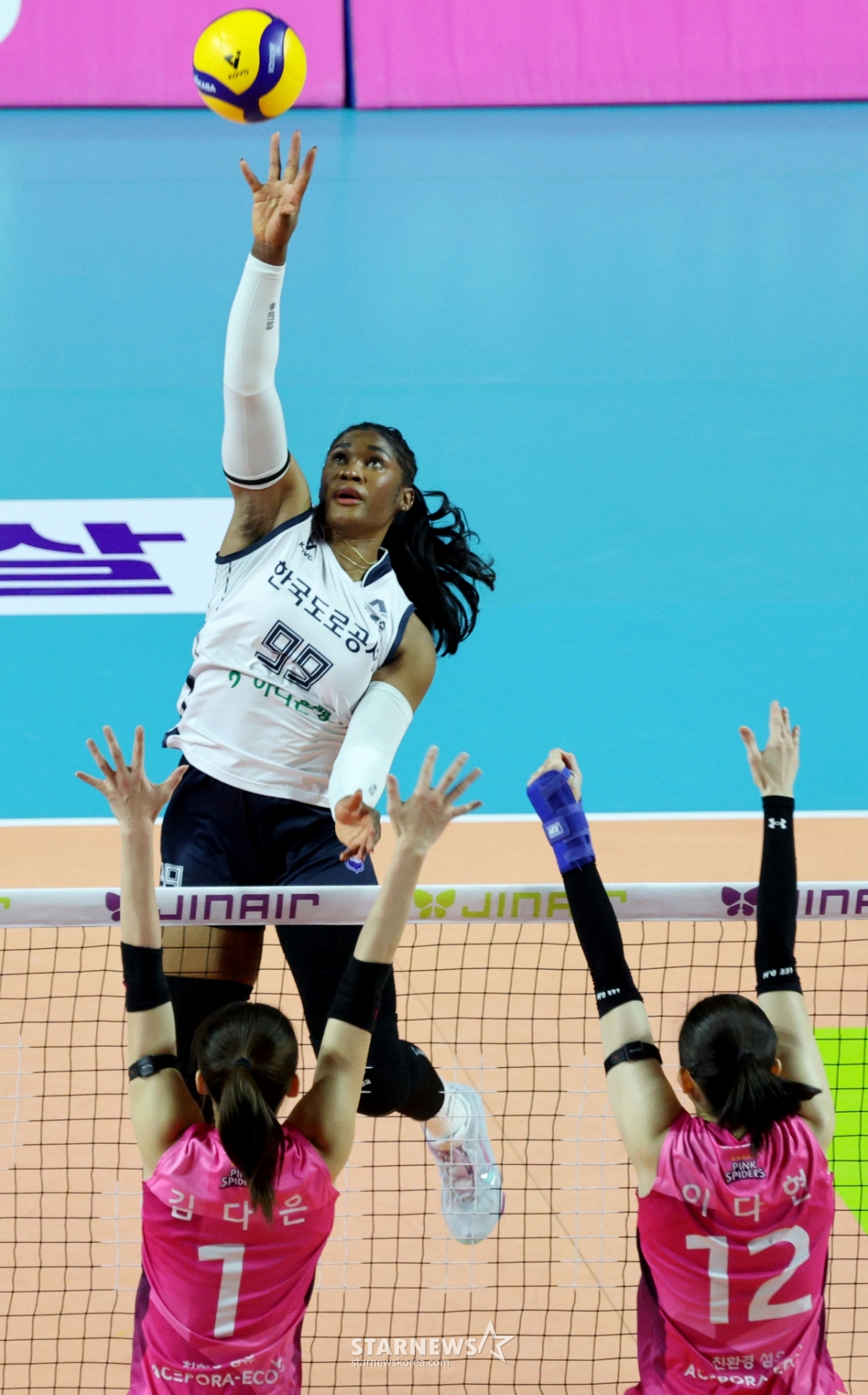 [포토] '이건 연타 밖에' 모마