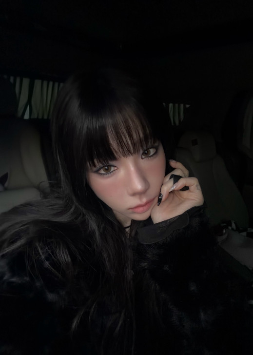 소녀시대 태연 맞아? 시스루 셔츠+스모키 메이크업..러블리 없다