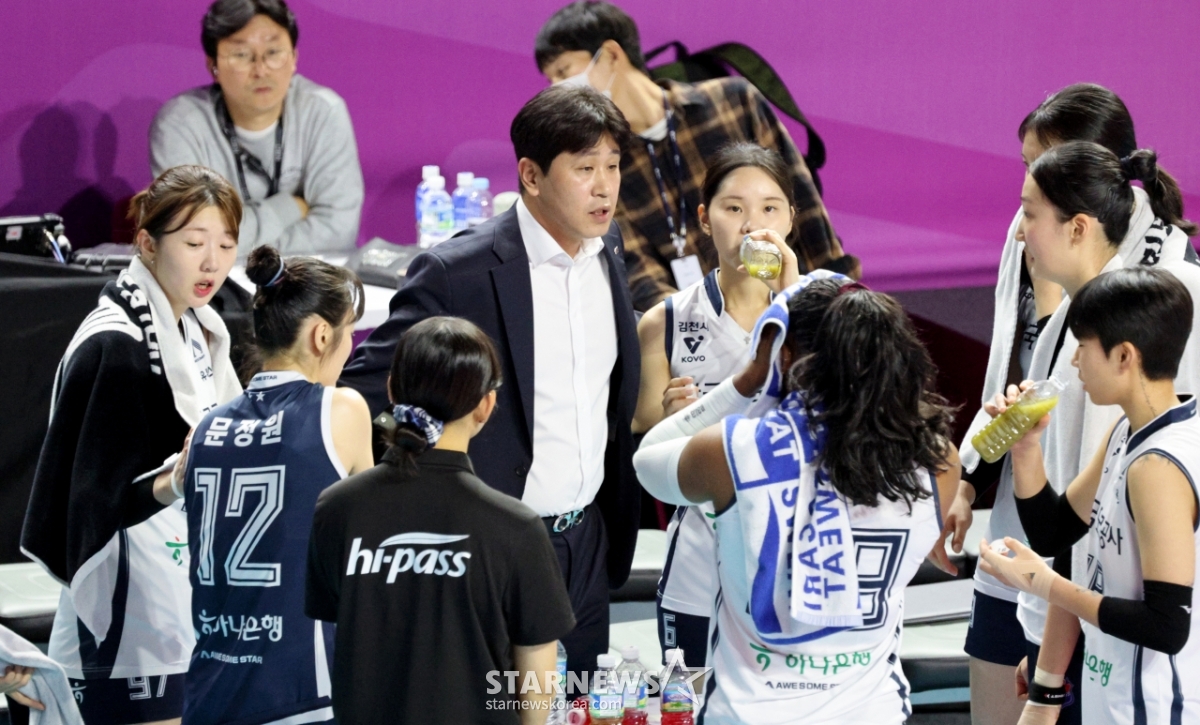 [포토] '작전지시하는' 도로공사 김종민 감독