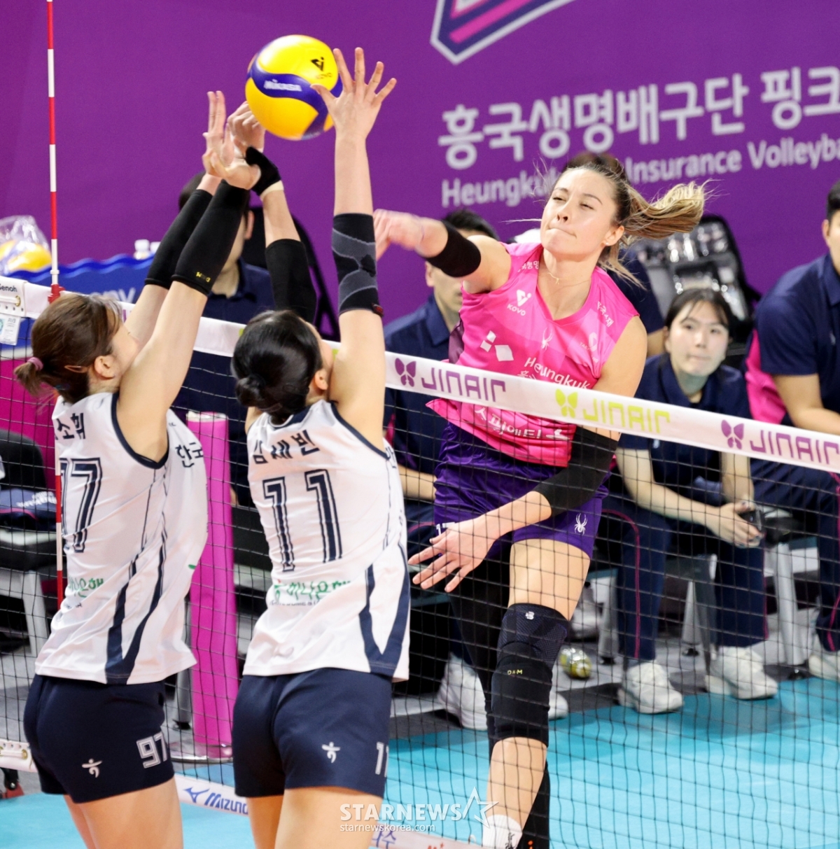 [포토] '블로킹 흔들리지?' 레베카