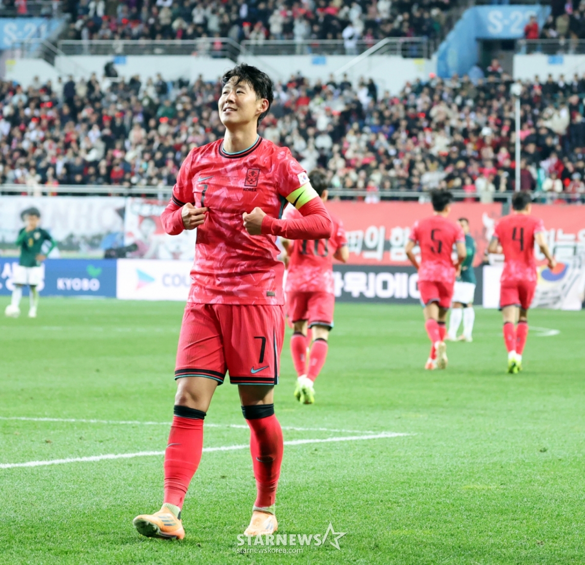 손흥민, 북중미 월드컵 최고 선수 37위 선정 '아시아 1위·韓 유일 톱100'