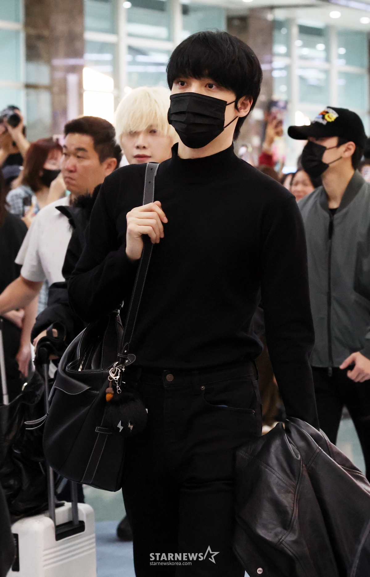 윤호, 올블랙 공항패션[★포토]