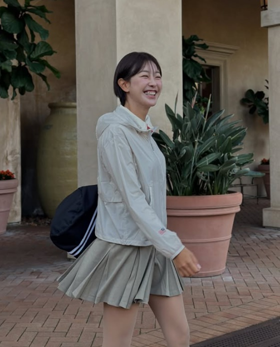 "혼인신고 NO" 고원희, 결혼 2년만 이혼 후 韓 떠났다..아픔 딛고 환한 웃음