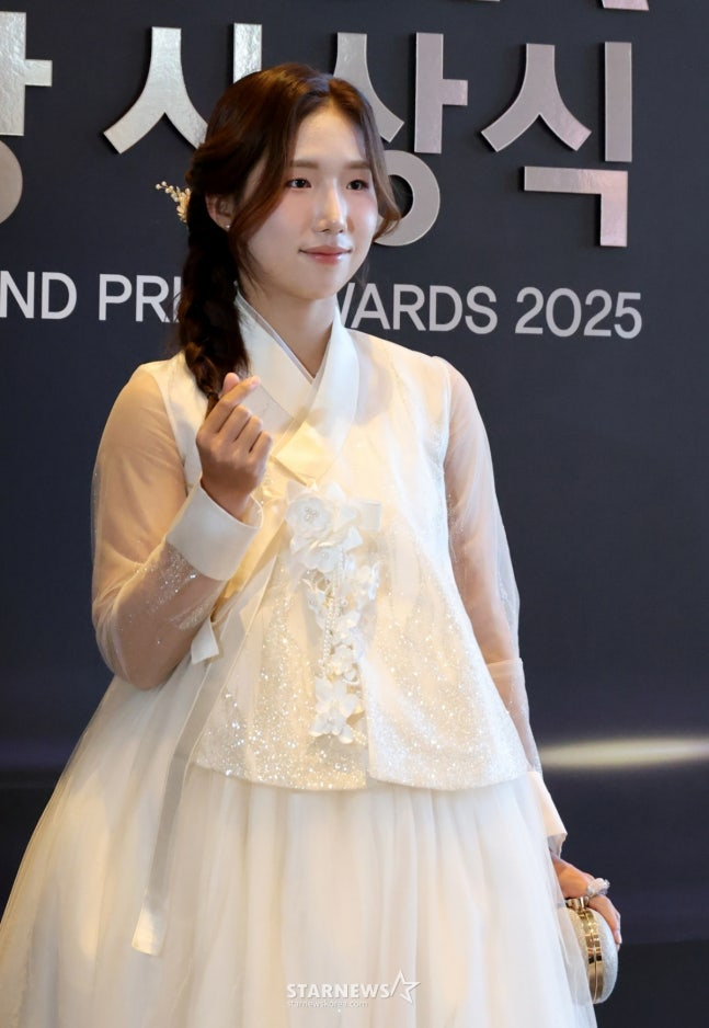 'KLPGA 다승왕' 이동은, LPGA Q 시리즈 1R 공동 4위... 선두와 3타 차 - 뉴스 썸네일 이미지