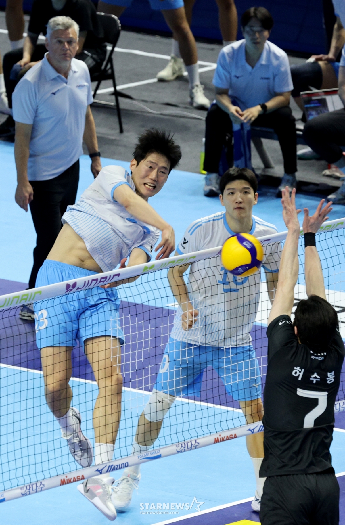 [포토]'허수봉 터치아웃 유도' 김민재