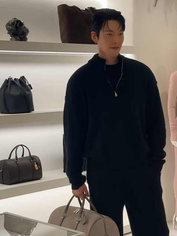 '신민아♥' 김우빈, 결혼 앞두고 관리 제대로..더 잘생겨진 근황