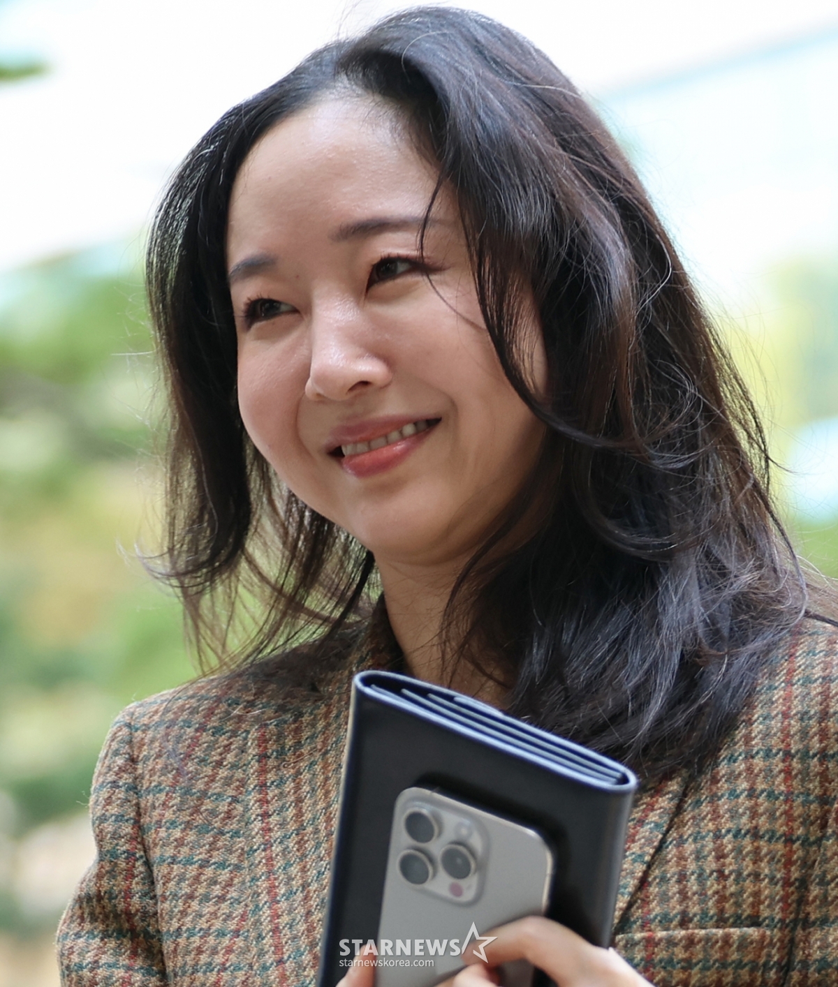 민희진vs하이브, 신문 시작과 동시에 재판장 중재.."질문 자체 잘못" [스... - 뉴스 썸네일 이미지