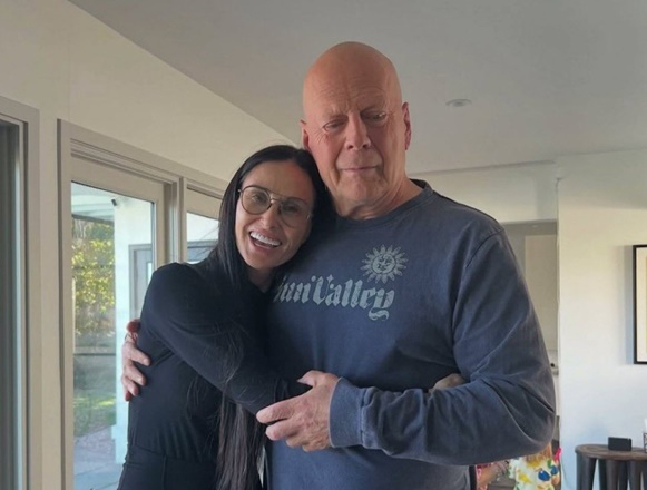 브루스 윌리스와 데미 무어 관련 이미지