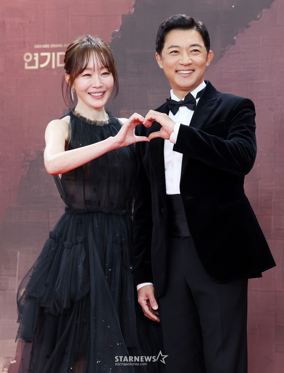 스타뉴스 포토 속 엄지원과 안재욱