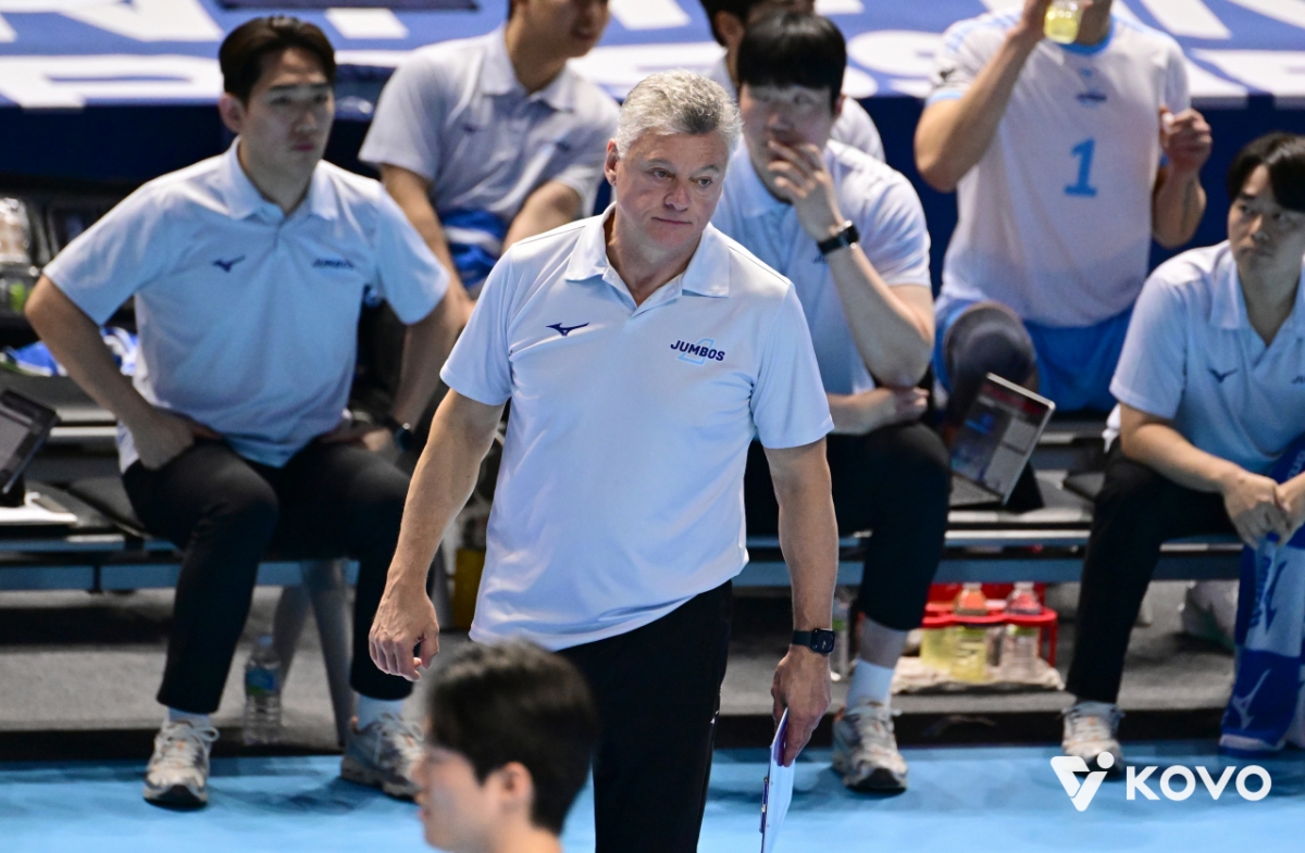 '첫 연패' 대한항공 헤난 감독 "변칙 실패는 모두 내 책임, 이럴 때일수록 강팀 면모 보여야" [인천 현장]