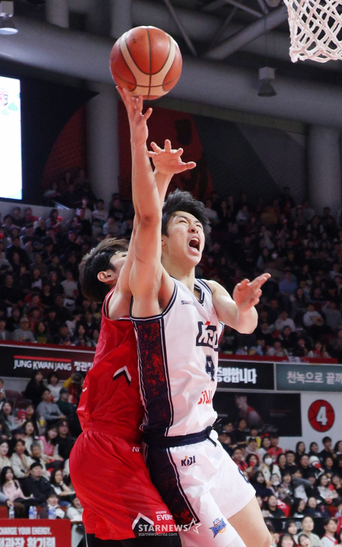 [포토] 윤기찬 '새해 보너스 고마워'