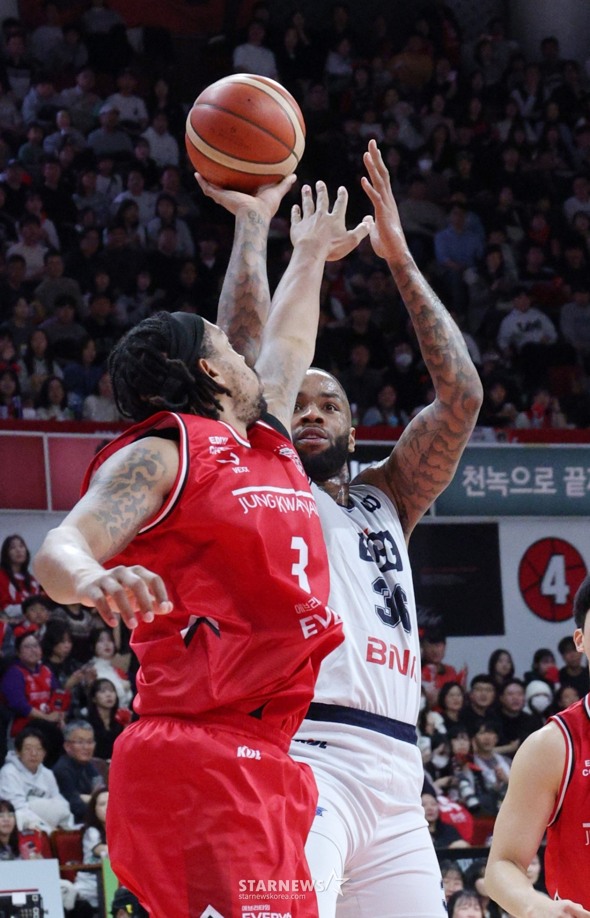 [포토] 숀롱 '공은 떠났네'