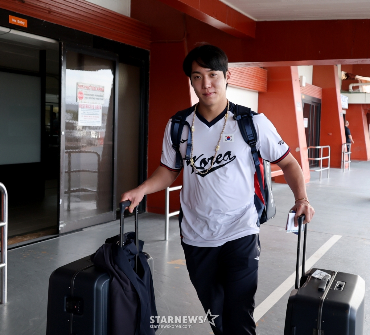 [포토]'사이판 입성' 국대투수 원태인