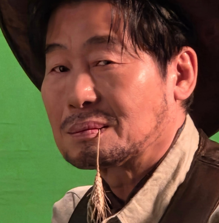 '흑백요리사2' 왜 이연복은 없었나.."요리 손 뗐다" 카우보이 근황 - 뉴스 썸네일 이미지